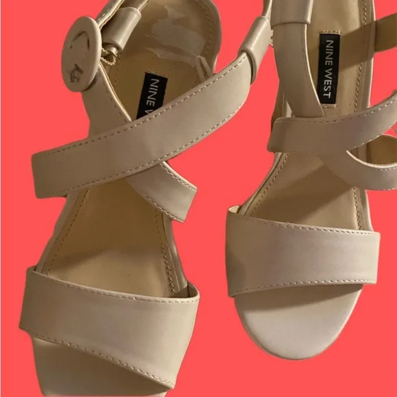 NWOT Nine West sandal wedges in an white/off-white color. Size 7.5. - Picture 2 of 6